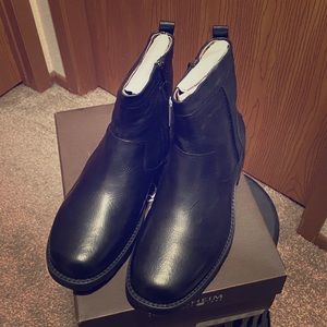 Florsheim Men's Trektion Plain Toe Zip Boot